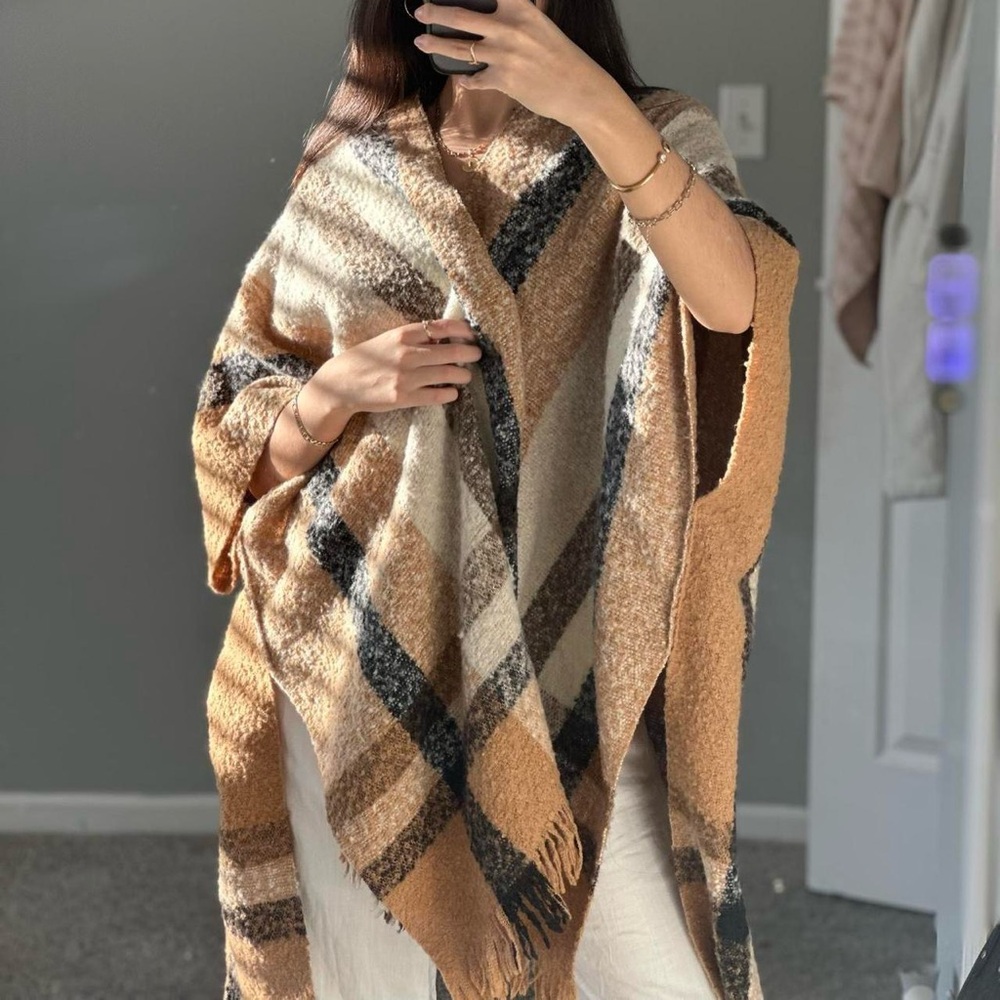 Nine West Tan and Black Geometric Cape Jacket